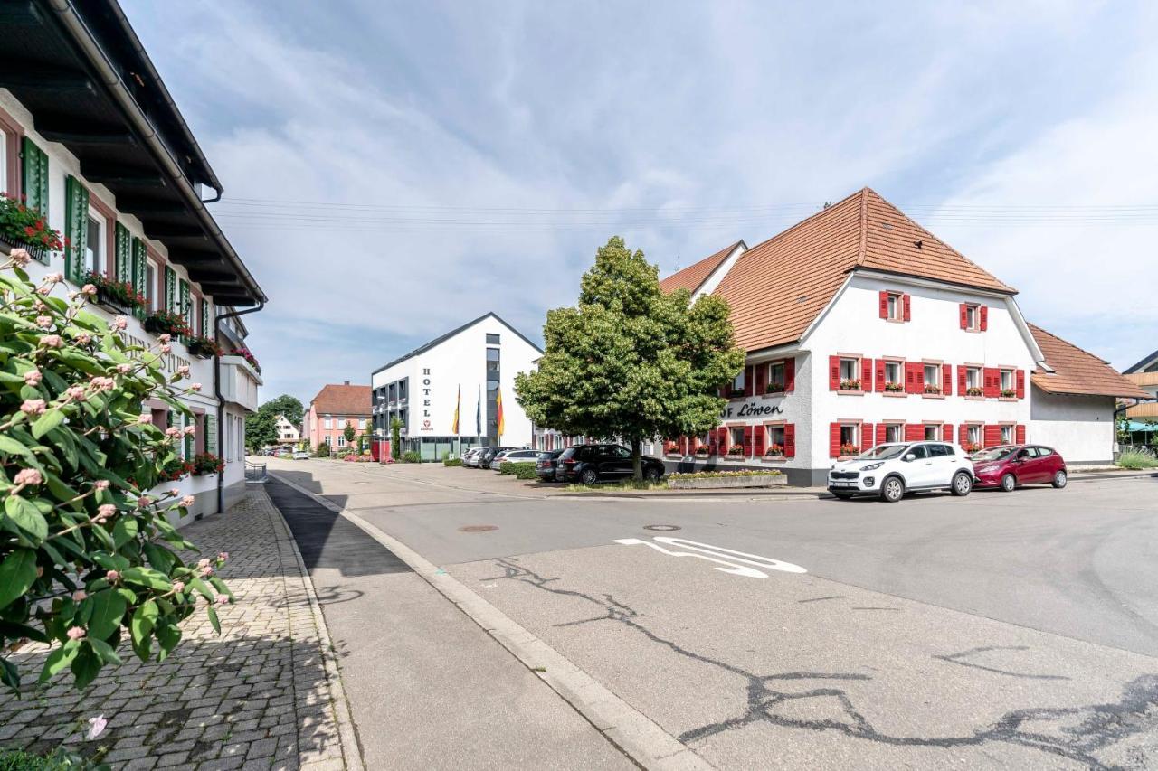 Hotel & Gasthaus Loewen Waldkirch Eksteriør bilde